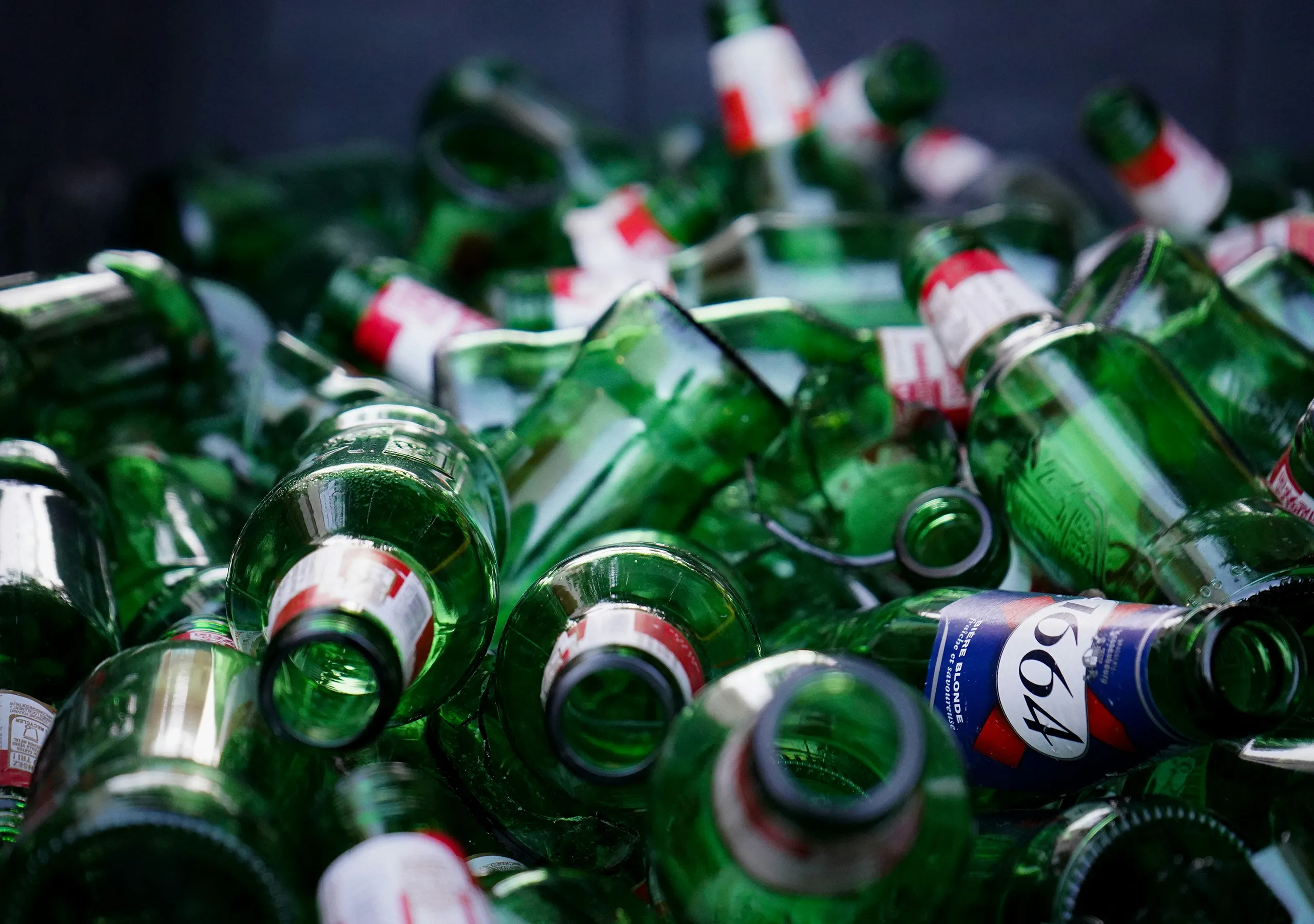 glass recycling bottles
